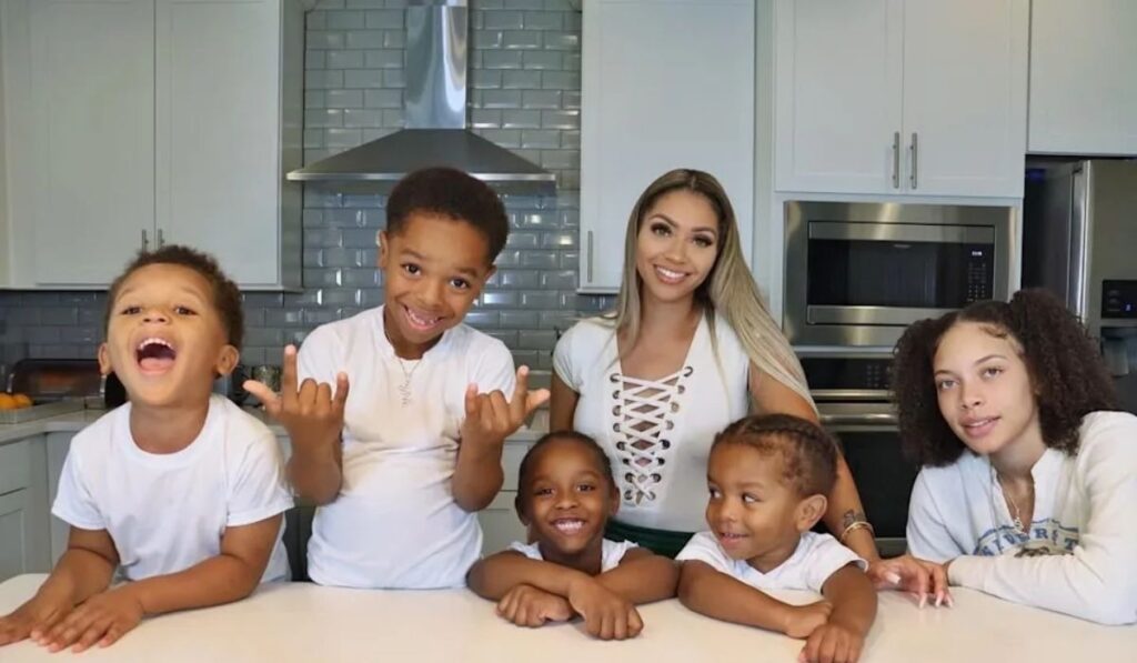 Cashmere Saint Newton