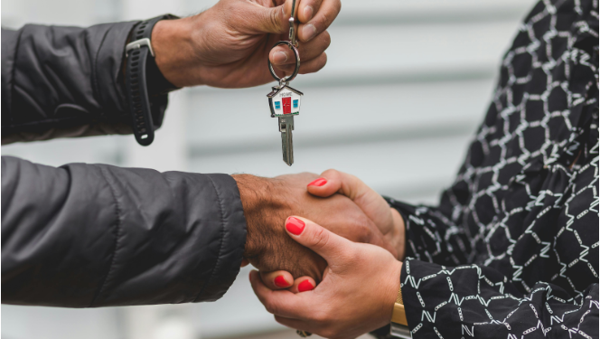 Why A Real Estate Franchise Beats Starting Solo