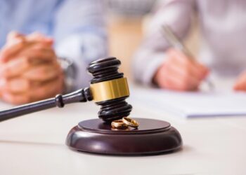 Step by Step Guide to Working With a Divorce Lawyer During Separation