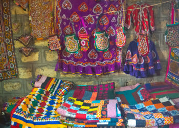 Kutch Handicrafts Trail: Markets and Villages for Authentic Shopping