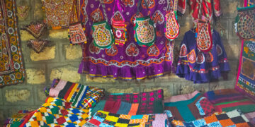 Kutch Handicrafts Trail: Markets and Villages for Authentic Shopping