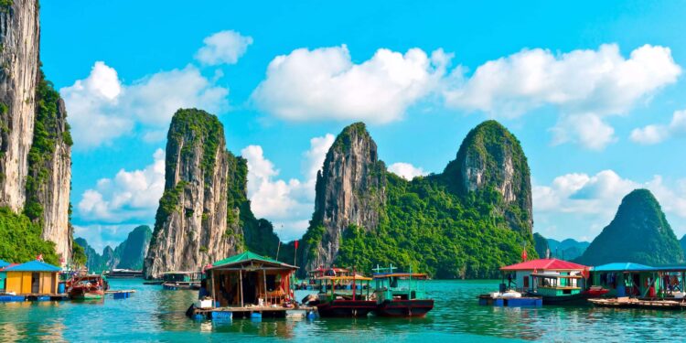 Exploring Tam Coc, Vietnam: The Breathtaking “Halong Bay on Land”