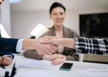 How Leaders In Law Helps Clients Choose the Right Legal Experts