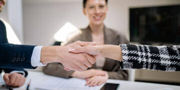 How Leaders In Law Helps Clients Choose the Right Legal Experts